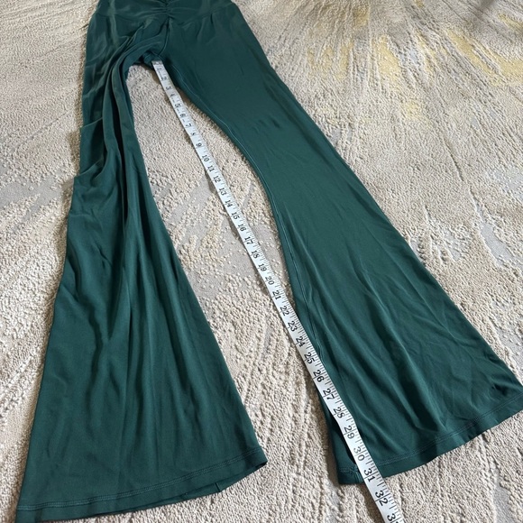 Aerie Real Me High waisted Crossover Flare Legging ruched green pull on small - Picture 6 of 8